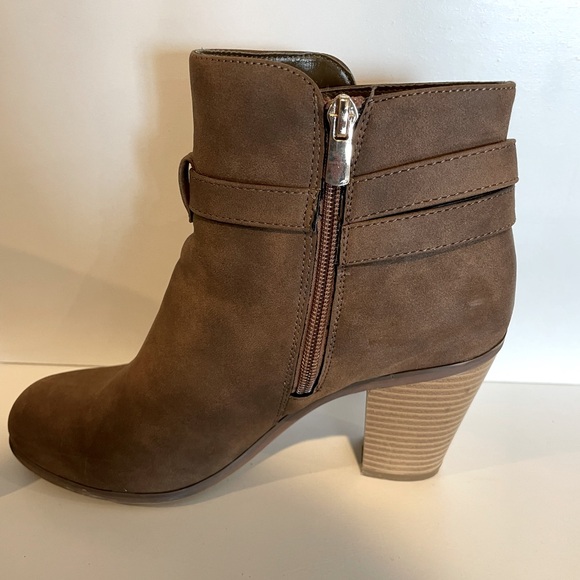 Women’s microsuede ankle boots, wrap-around buckle and strap detail. Women’s 8 - Picture 9 of 10